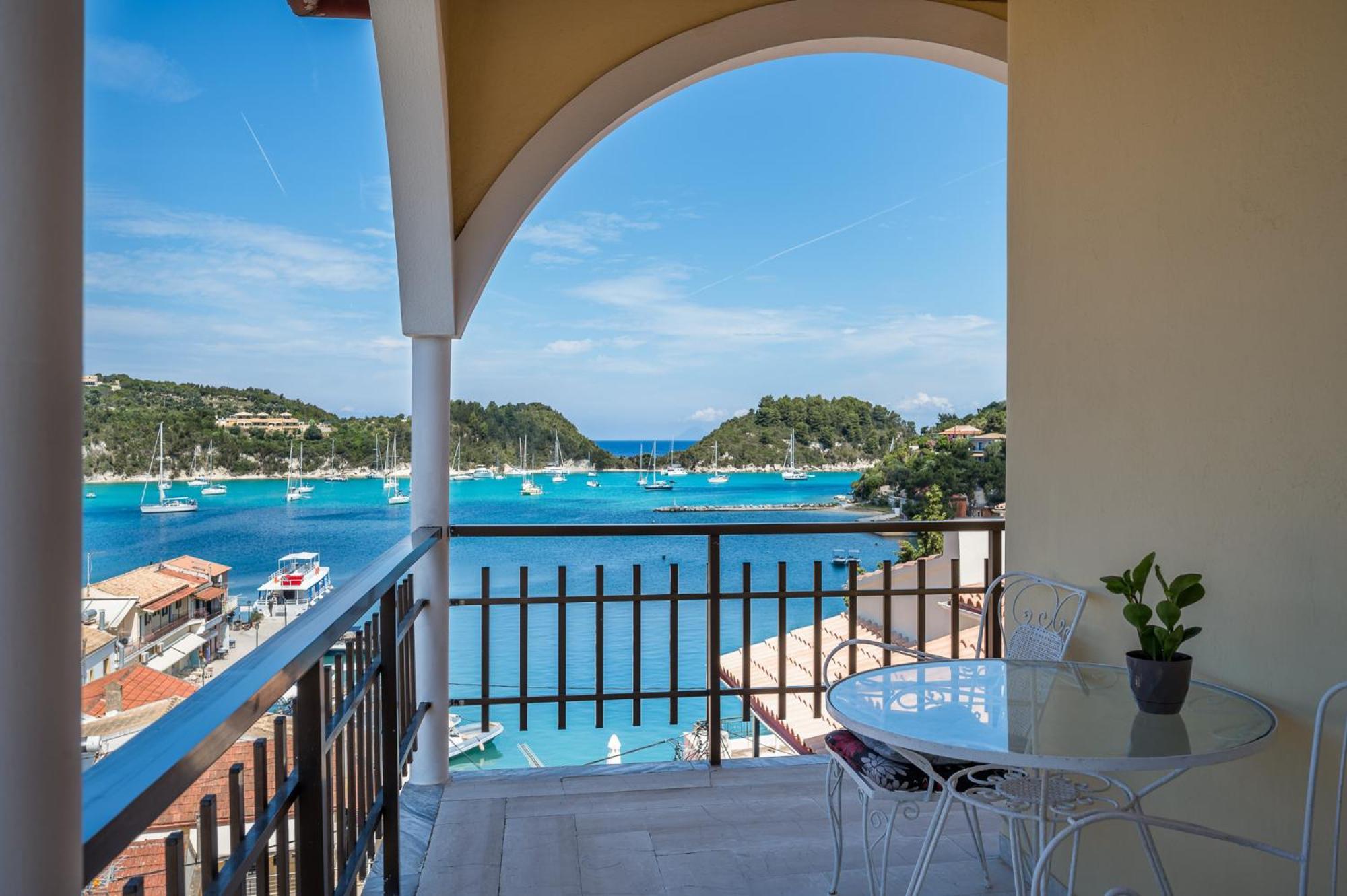 Agaloula Centrally Located Apartments, Lakka Exterior photo