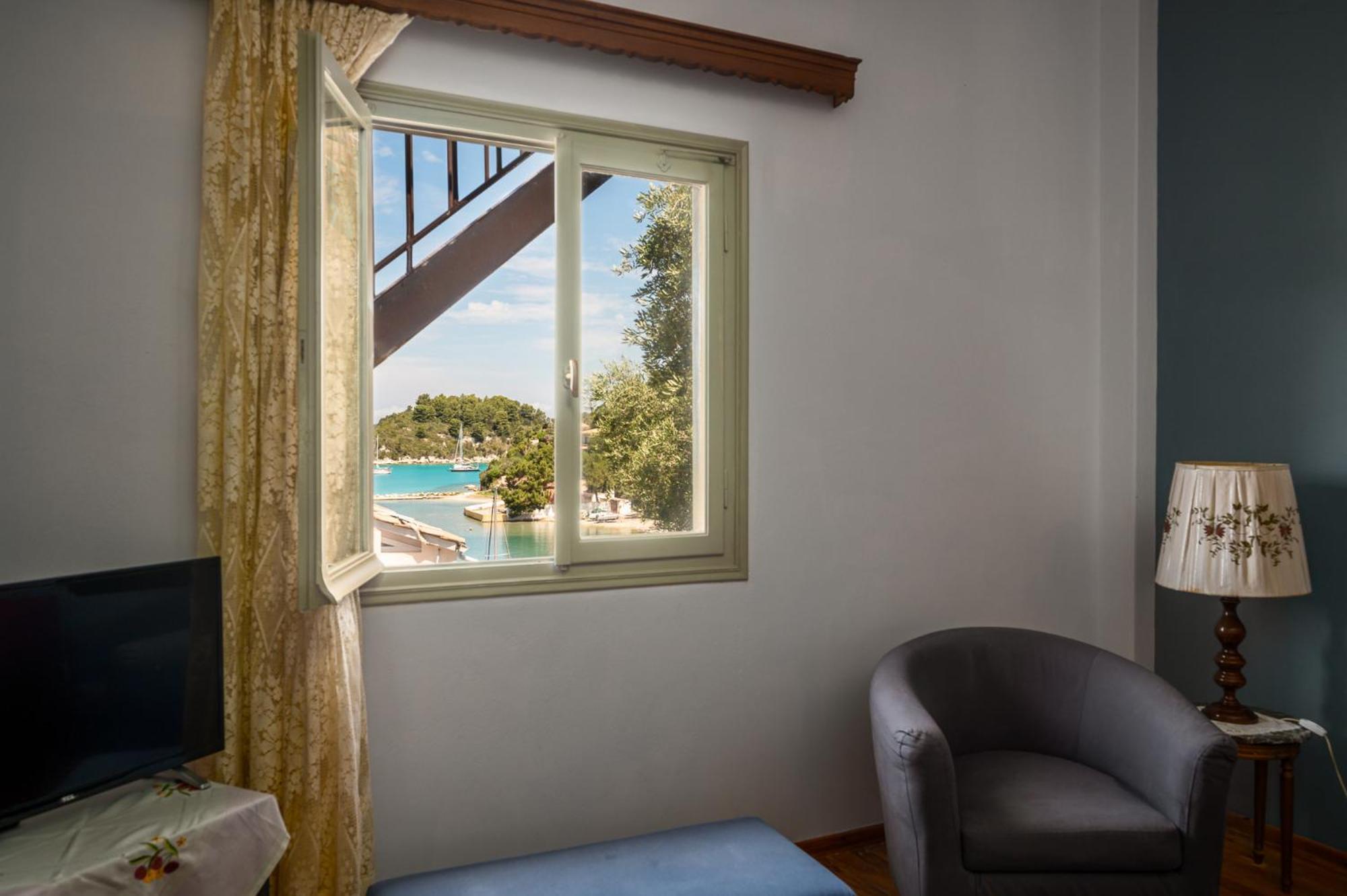 Agaloula Centrally Located Apartments, Lakka Exterior photo